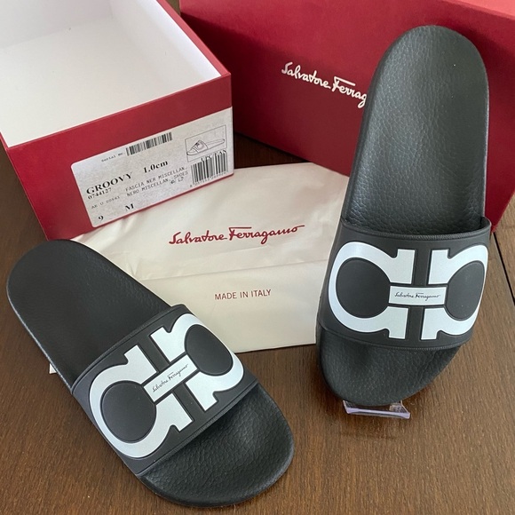 Salvatore Ferragamo New Black Groovy Slides Size 9 - Picture 3 of 12